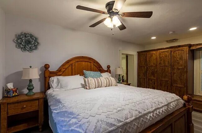 Foto del edificio - 1307 Marble Ave NW