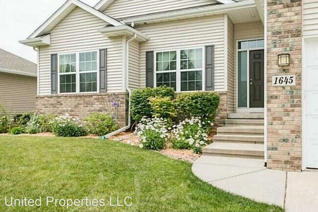 Building Photo - 5 br, 3 bath House - 1645 Timberwolf Dr