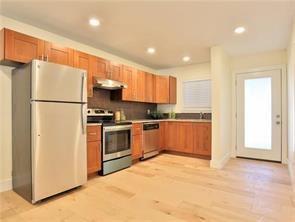 Building Photo - 909 Reinli St
