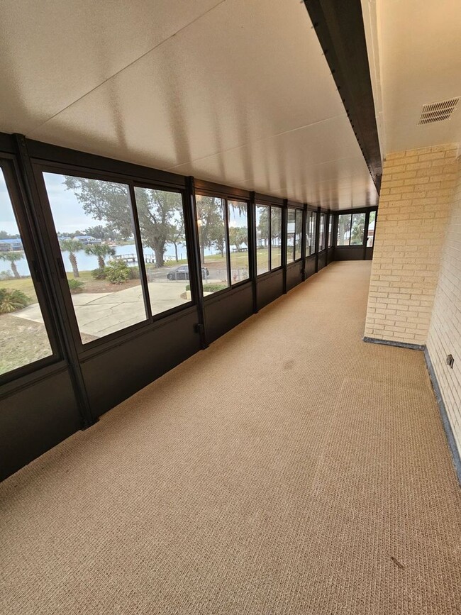 Foto del edificio - Peaceful, Entertainer's Dream on the Waterfront in Beautiful Donalson Point!