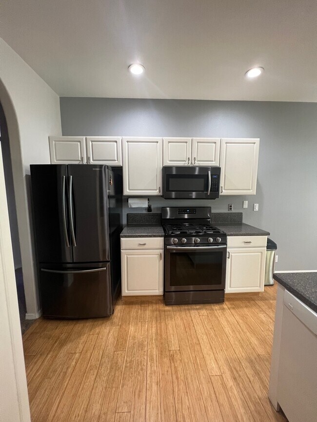 Building Photo - Great Spacious 3 Bed 2 Bath in Eagle!