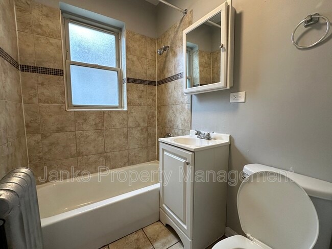 Building Photo - 5911 W Huron St