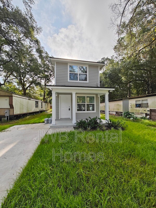 Foto principal - 11137 Pine St