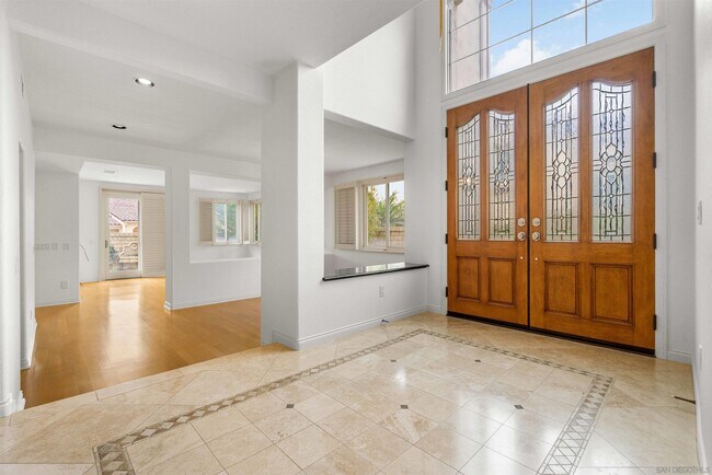 Building Photo - 1355 Caminito Balada