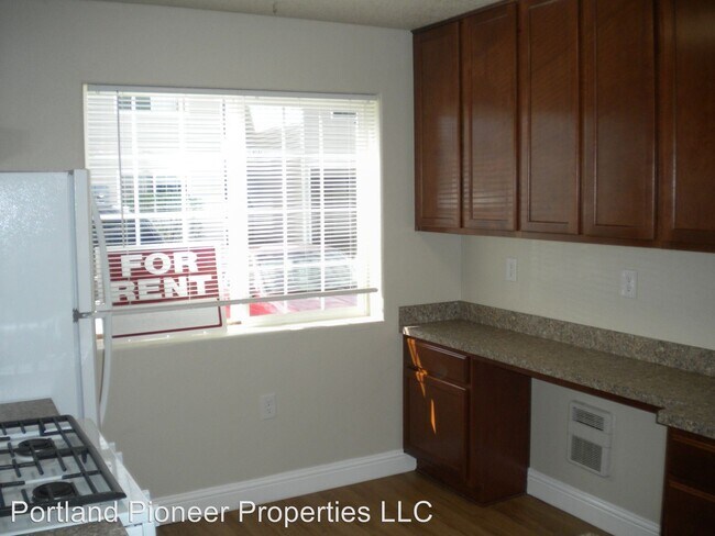 Building Photo - 6719 SE 82nd Ave