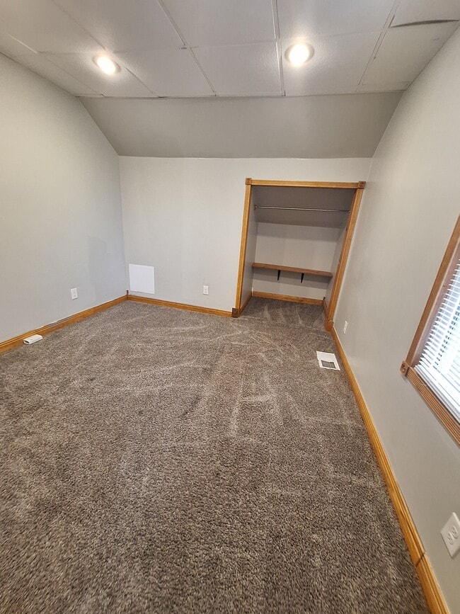 Building Photo - 308 2nd St