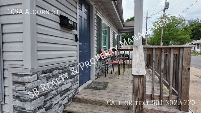 Building Photo - 109 Alcorn St