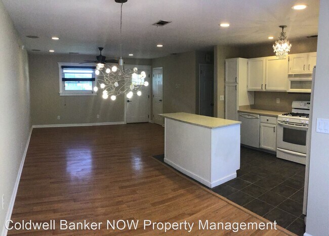 Foto del edificio - 3 br, 2 bath House - 2901 Southport Ave