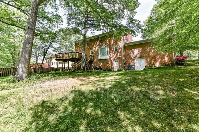 Building Photo - 8903 Bluegate Dr