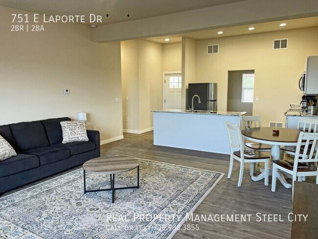 Foto del edificio - 751 E Laporte Dr