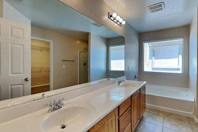 Building Photo - 7603 Babbler St