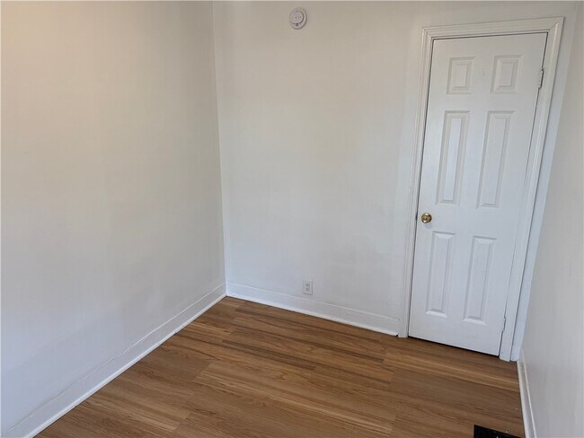 Foto del edificio - 355 Caroline St