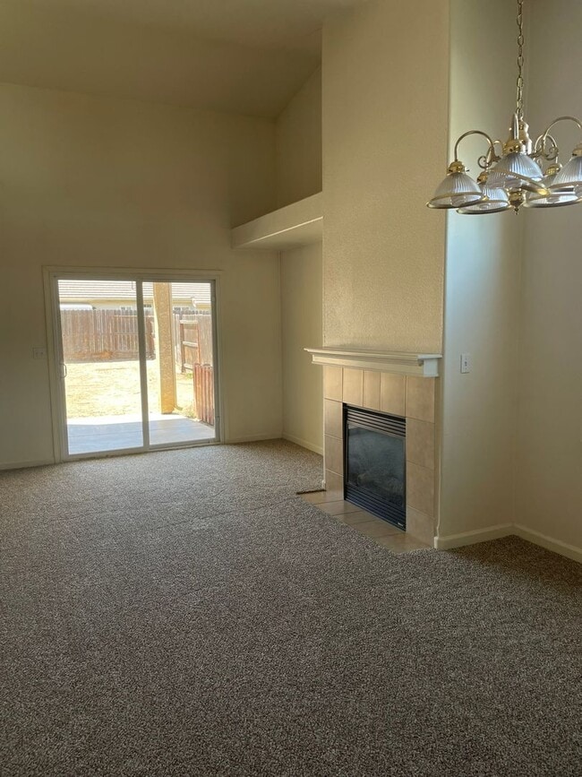 Foto del edificio - Available Now! Move-In Ready