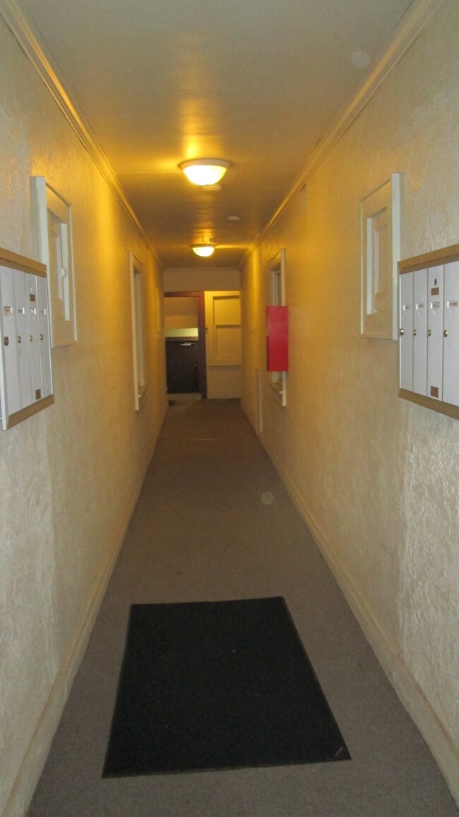 Main Hallway - 2820 W Vienna Ave