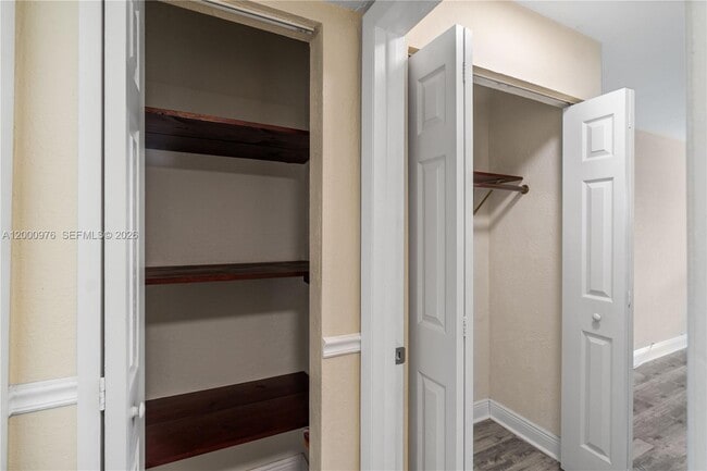 Foto del edificio - 9441 SW 76th St