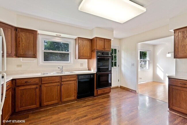 Foto del edificio - 1413 Dartmouth Ln