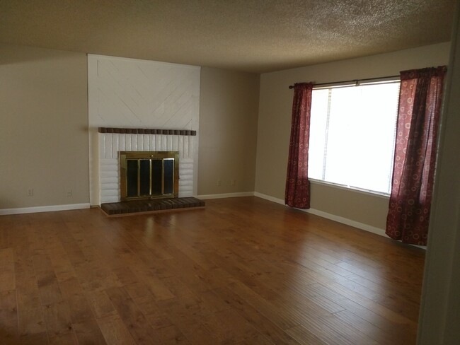 Building Photo - 888 Curlew Rd