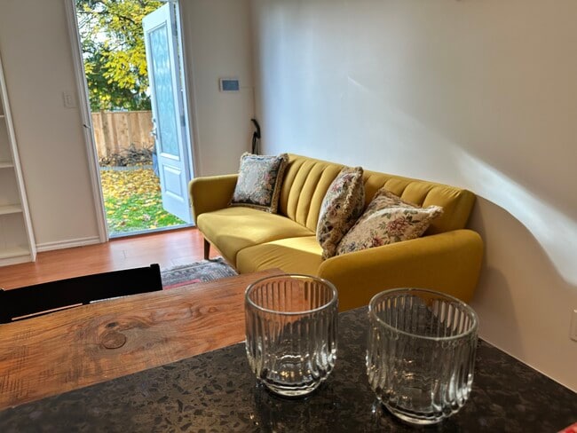 Photo du bâtiment - 7633 Plum Av