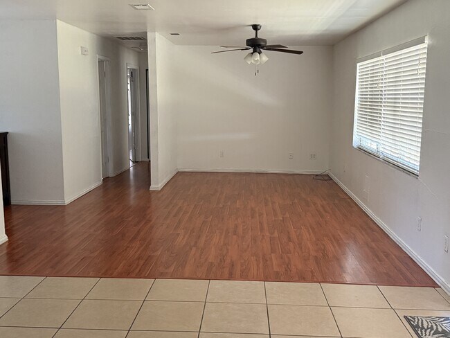 Foto del edificio - 407 SW 1st St