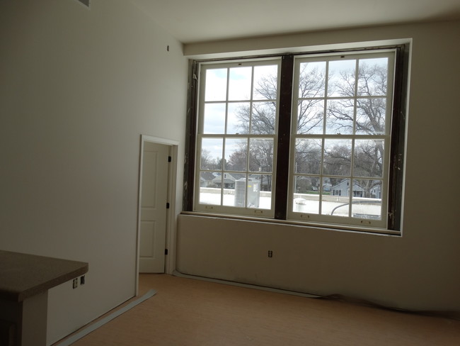 Foto del edificio - Jacob School Apartments 62+ Senior Living