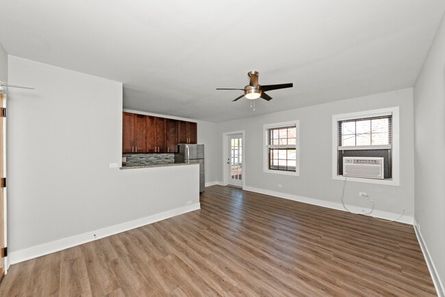 Foto del edificio - 447 Roger Williams Ave