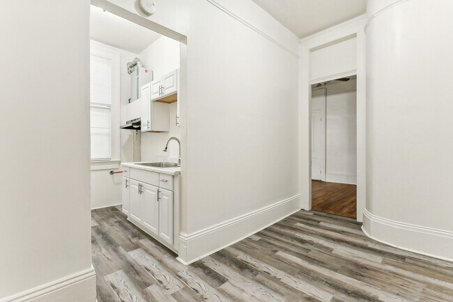 Building Photo - 126 South Hennessey