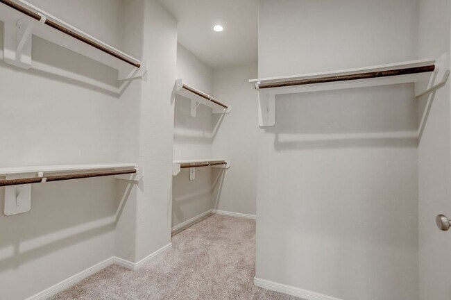 Building Photo - 2714 Veranda Fls