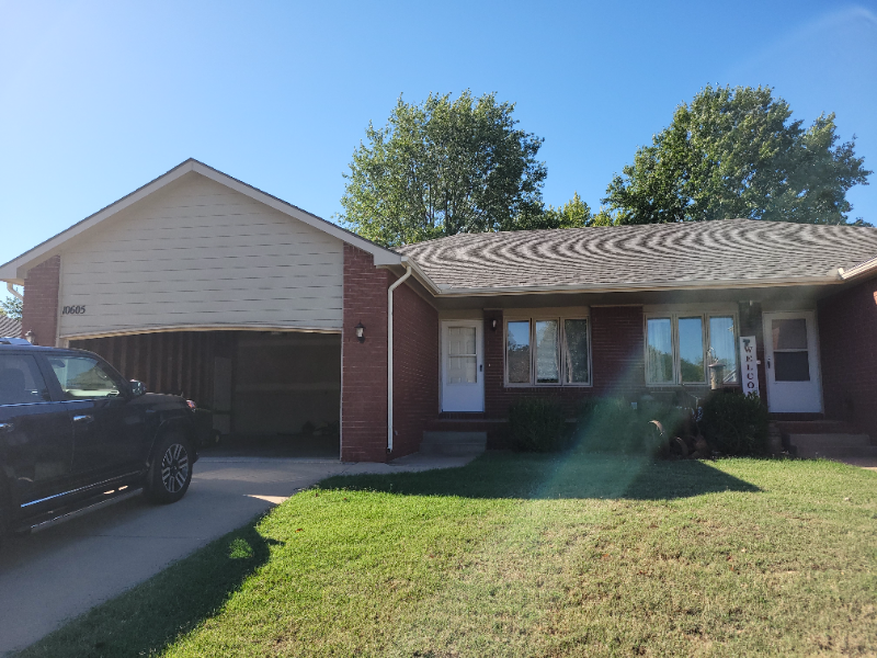 Primary Photo - 10605 W Douglas Ave