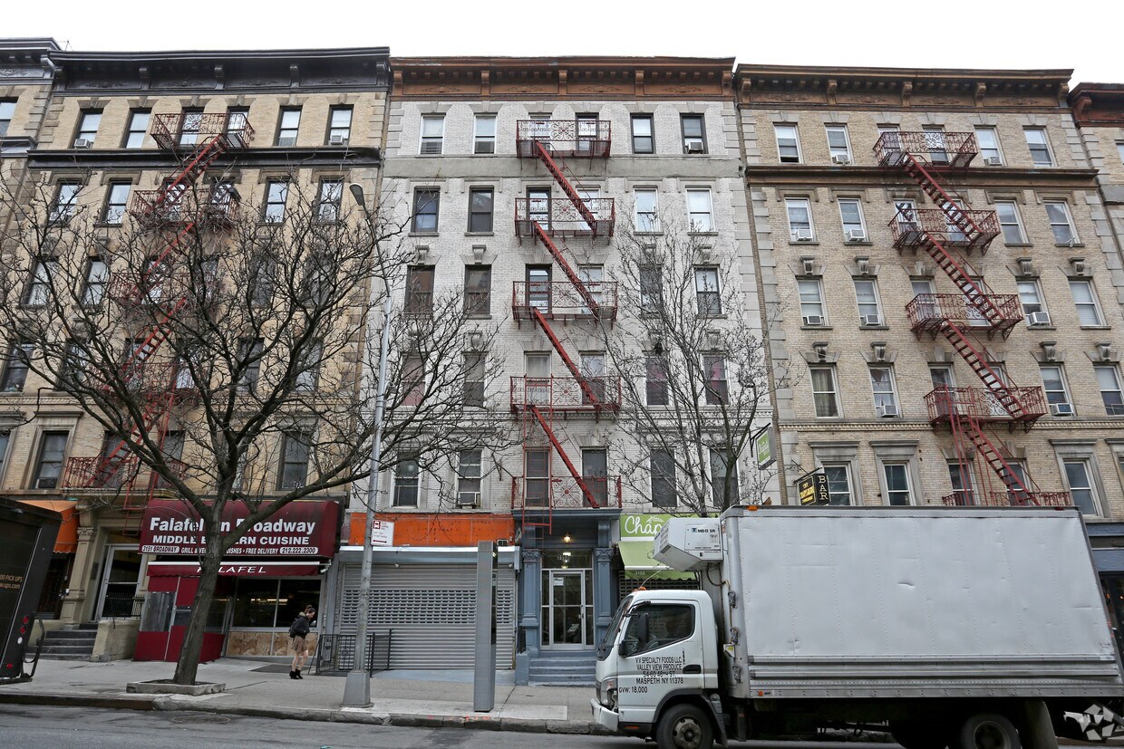 Building Photo - 3153 Broadway