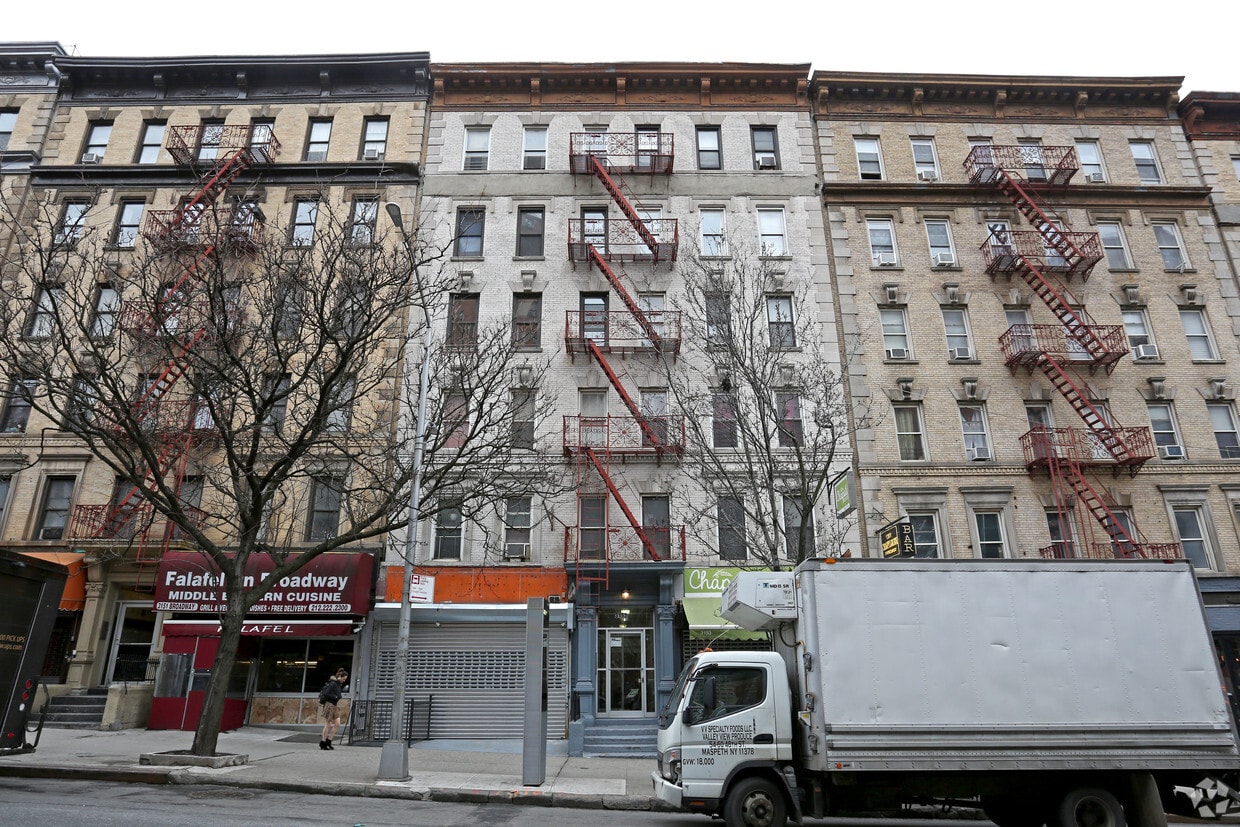 Foto del edificio - 3153 Broadway
