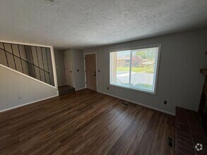 Building Photo - 6271 Fairway Ave SE