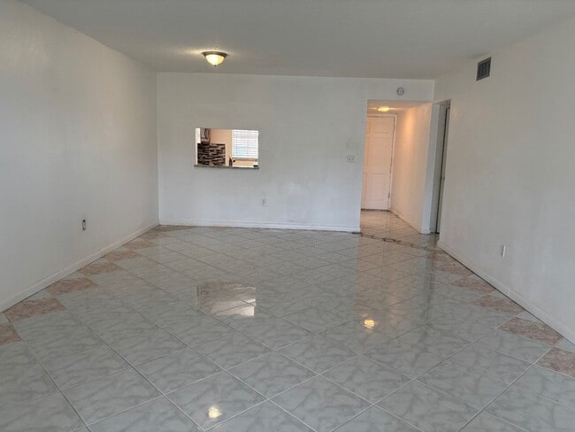 Photo - 19029 US-19 (Clearwater, FL) House
