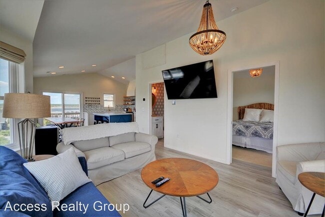 Building Photo - 4 br, 3 bath House - 621-A North Shore Dr