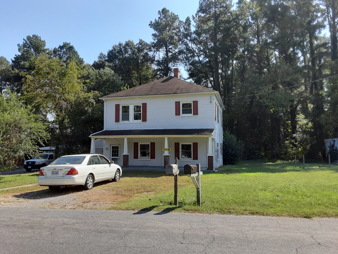 Outside View - 20503 Southlawn Ave