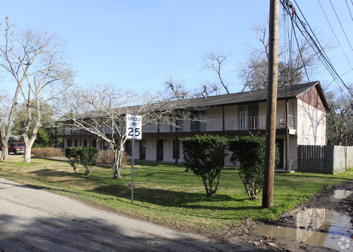 Foto del edificio - 122 N Iowa Ave