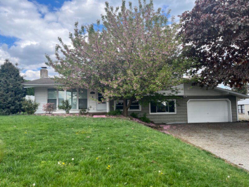 Foto principal - 805 Henry Ln