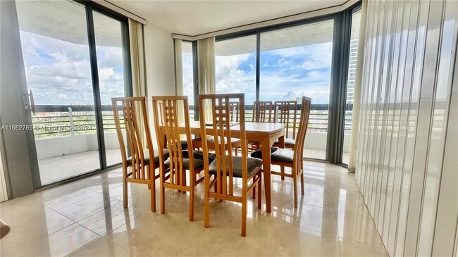 Foto del edificio - 3530 Mystic Pointe Dr
