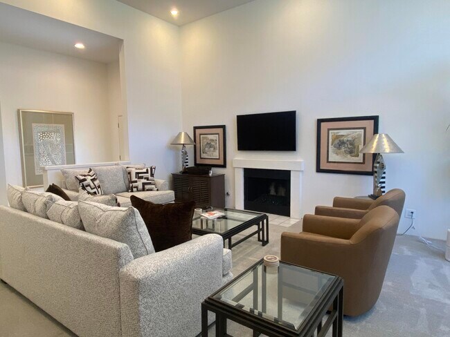 Building Photo - 55105 Oak-Hill