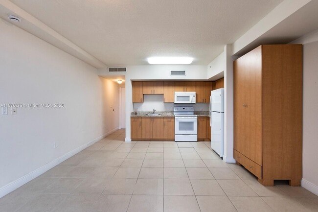 Foto del edificio - 2350 SW 27th Ave