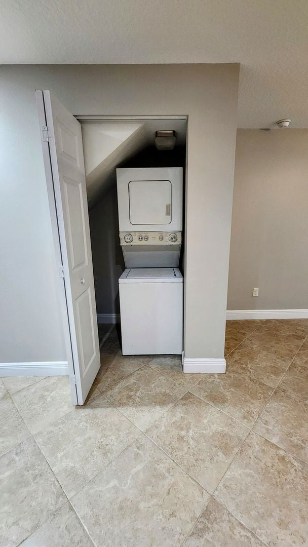 Building Photo - Spacious 2-Bed, 2.5-Bath Townhome in Belleview. $400 off 1st month's rent!!