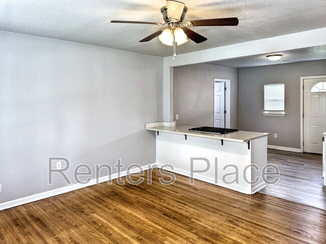 Foto del edificio - 739 N Birmingham Pl