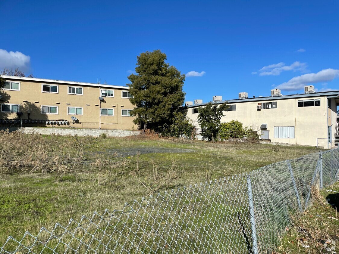 Construction Nov 2021 - Saranap Village Apartments