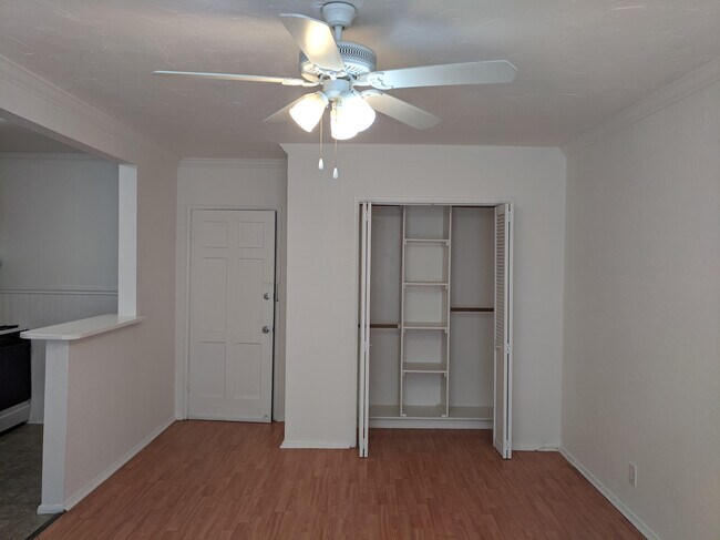 Building Photo - 615 Hauser Blvd