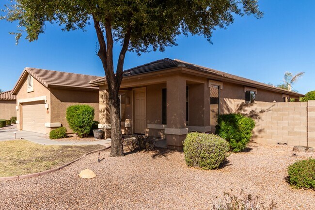 Building Photo - 4384 E Cherry Hills Dr