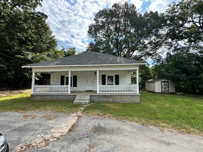 Building Photo - 2 or 3/1 in Grover, NC really located in E...
