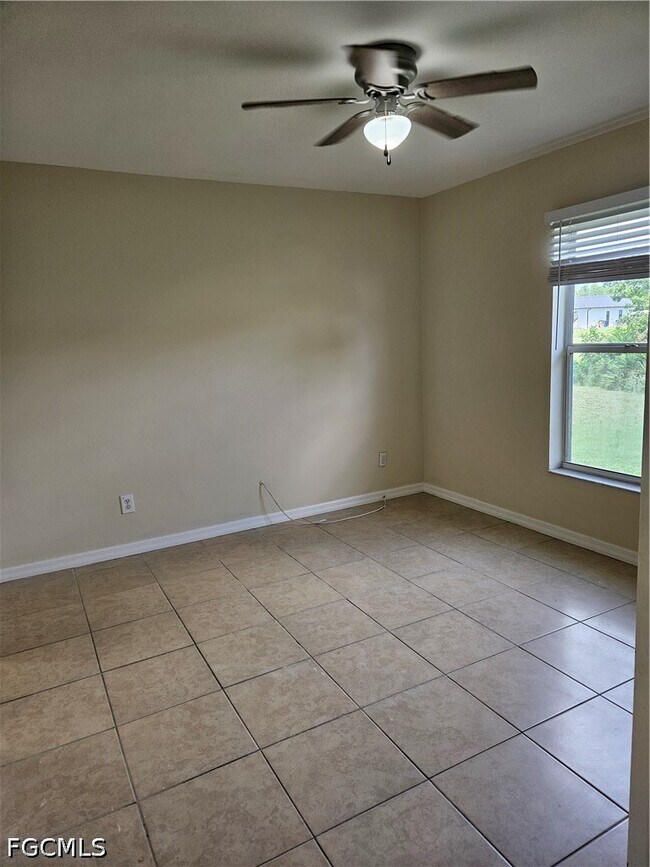 Foto del edificio - 4316 9th St W