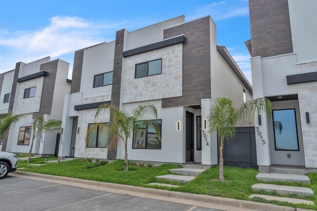 Foto del edificio - 8218 Casa Verde Rd