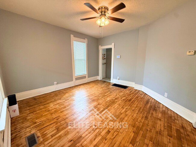 Foto del edificio - 1223 NE Seward Ave