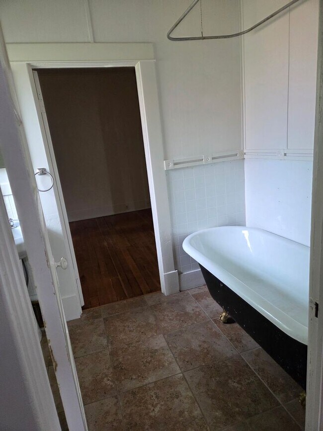 Foto del edificio - Spacious 4-Bedroom Home in the Heart of Kellogg