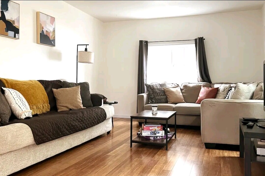 Foto principal - 13202 2nd Ave S